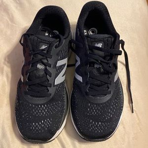 New Balance Mens 880 Running shoe 8 wide 2E